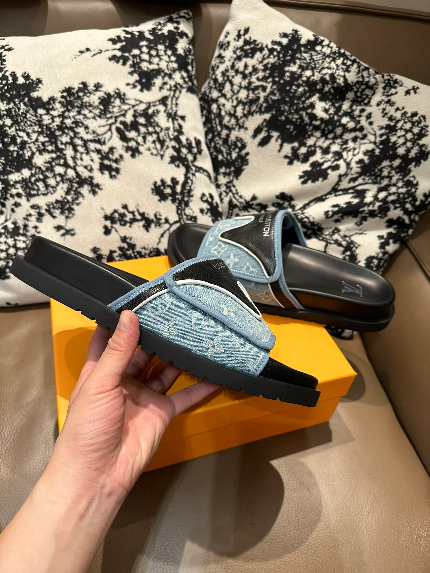 Men's shoes💰340💰 LV Velcro new style, cowhide surface, sheepskin lining, size 36-46